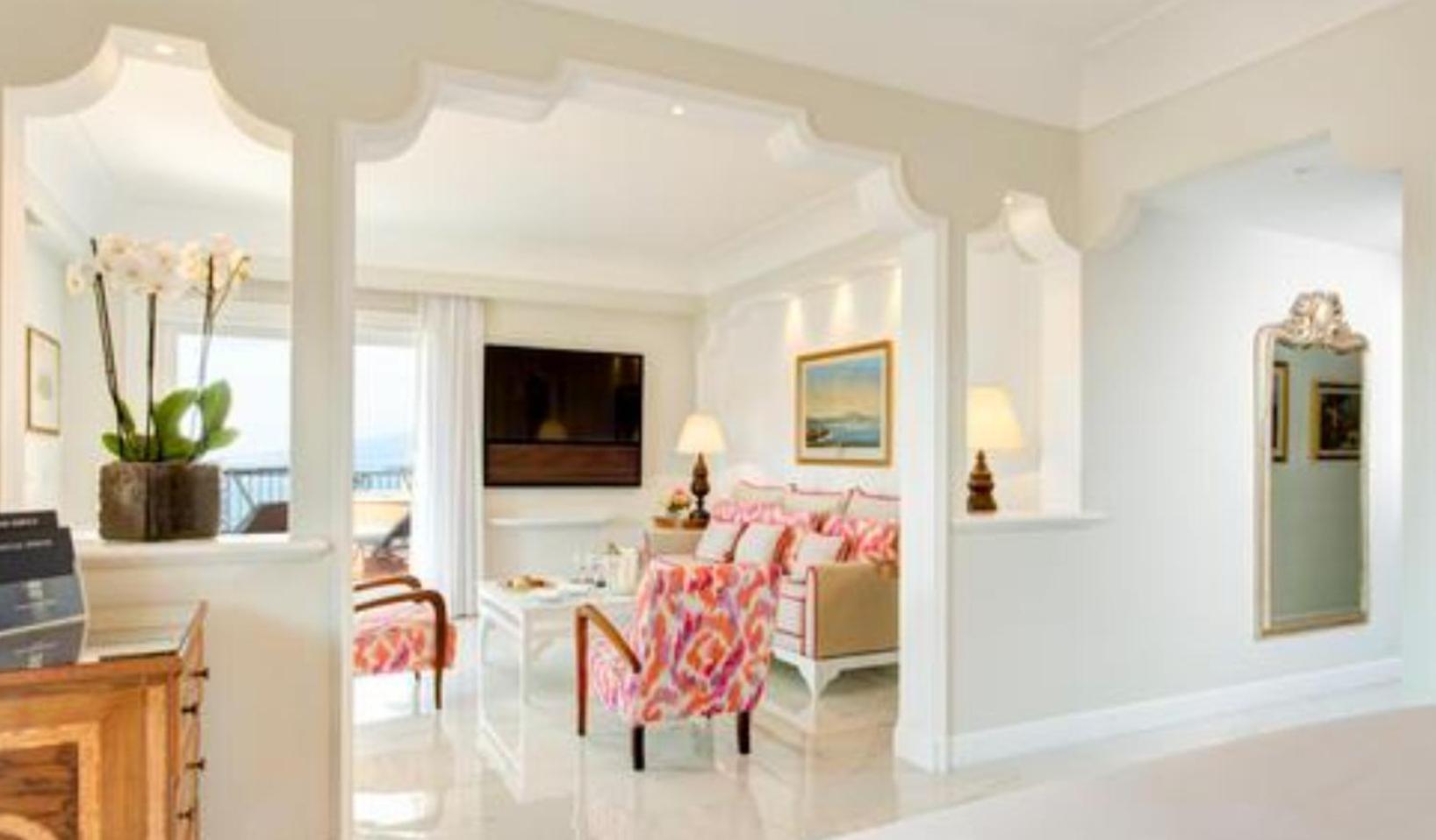 Empress Madani Palace Hotel Съри Екстериор снимка