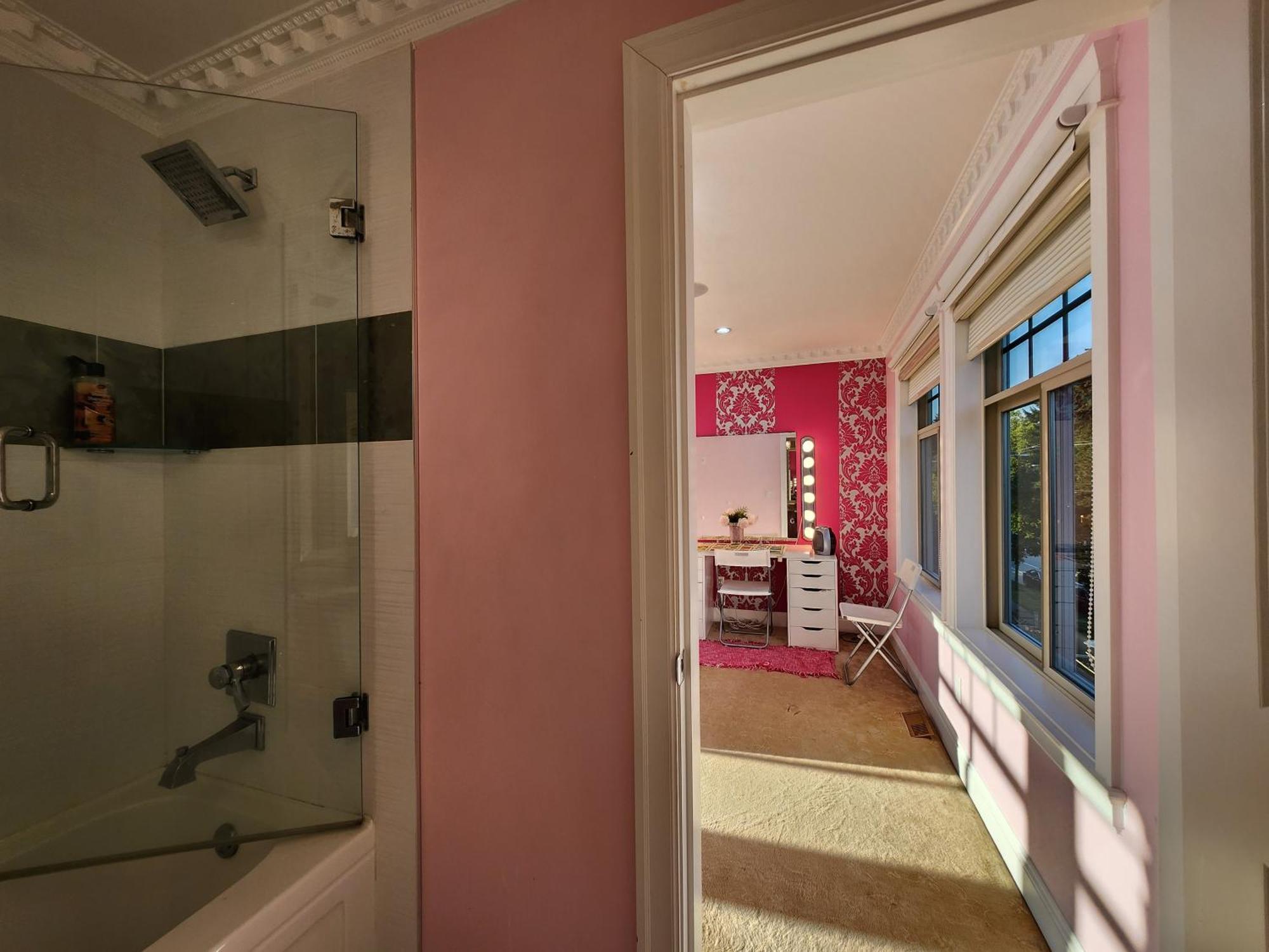 Empress Madani Palace Hotel Съри Екстериор снимка
