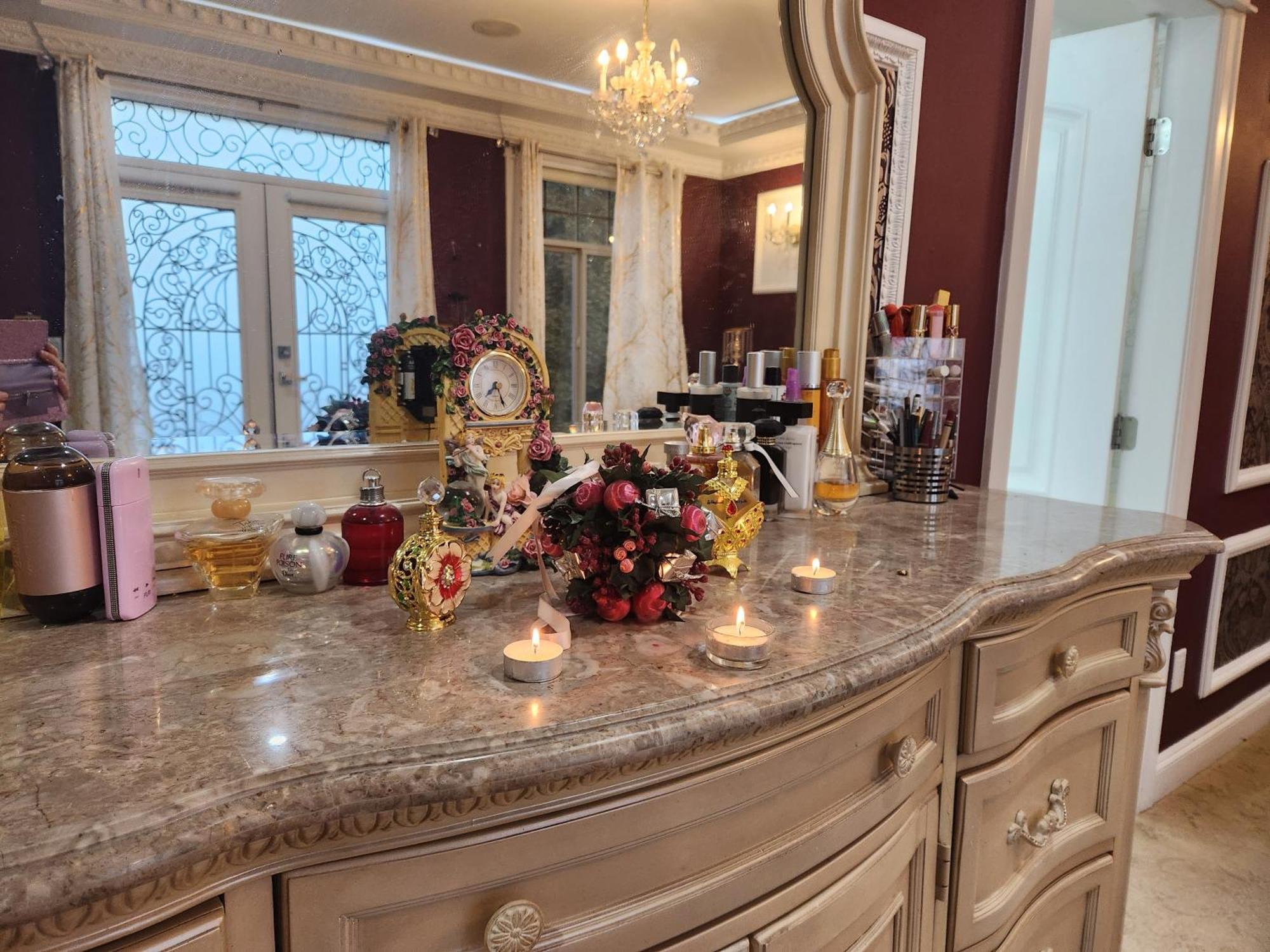 Empress Madani Palace Hotel Съри Екстериор снимка