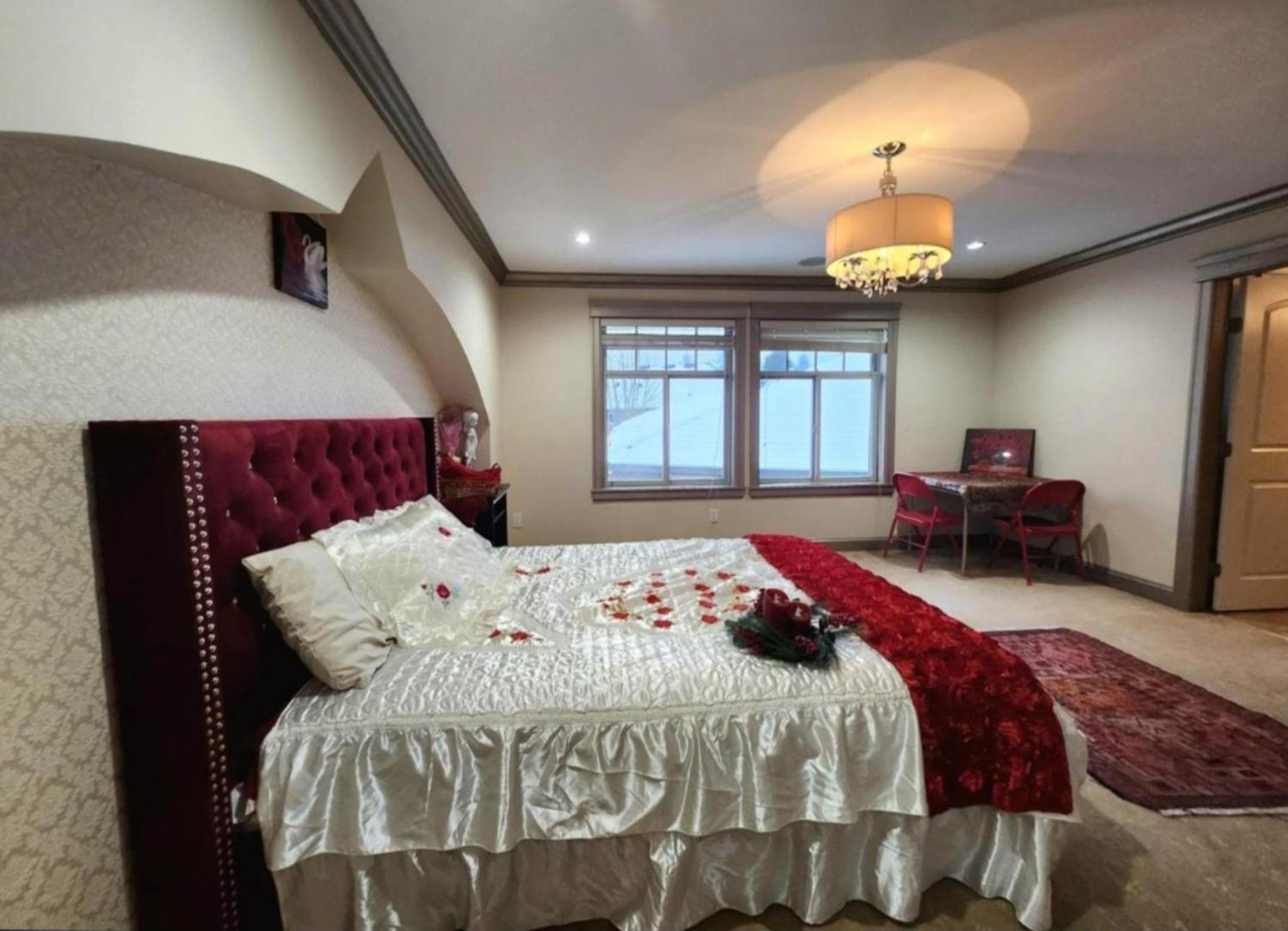 Empress Madani Palace Hotel Съри Екстериор снимка